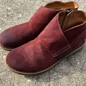 Born br0927544 distressed zip up winter boot maroon